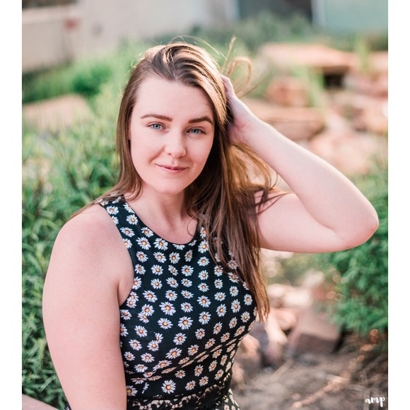 Meet your Posher, Elizabeth - Picture 1 of 1